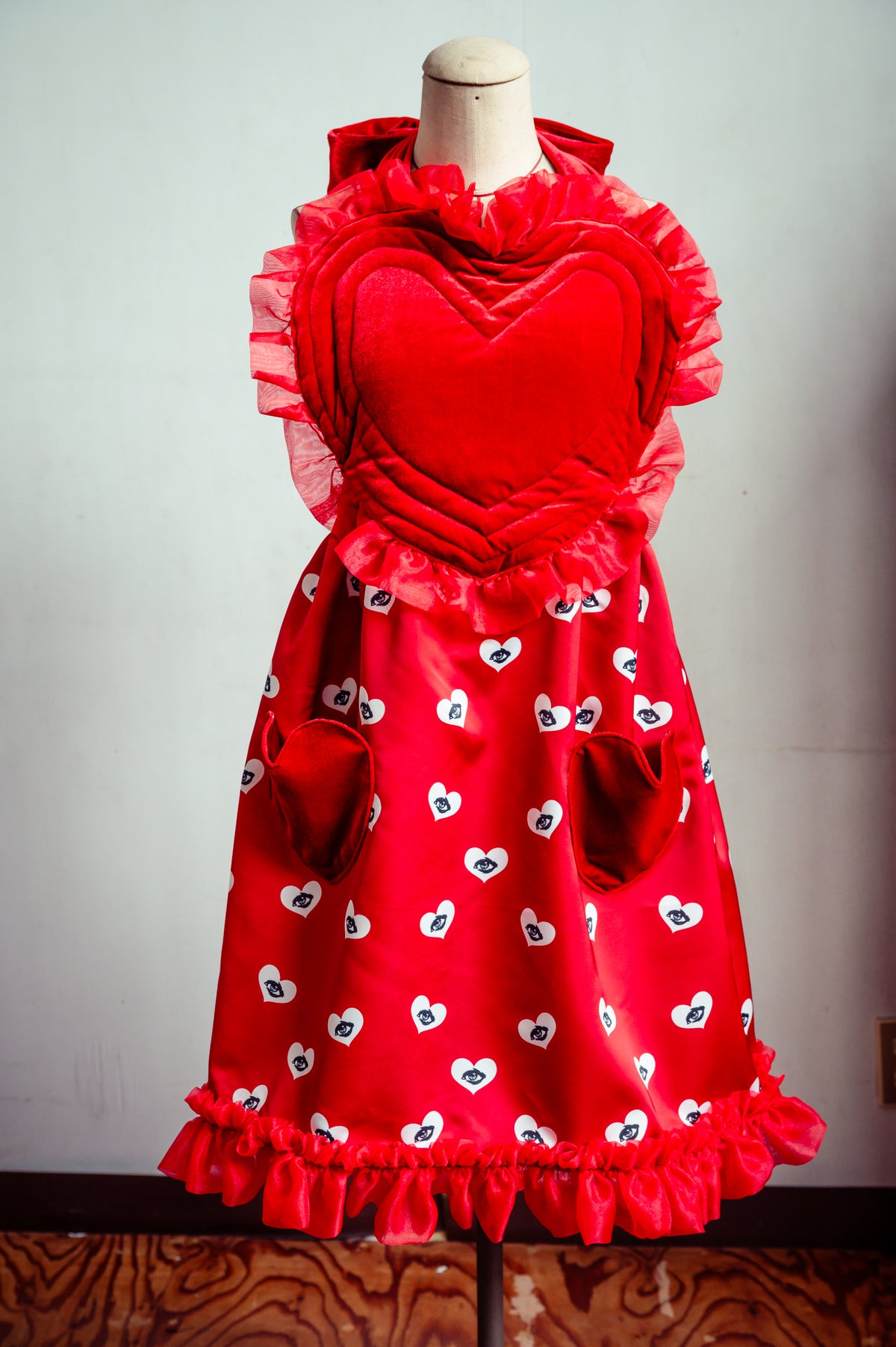 Eye heart pinafore | GALAXY BROAD SHOP