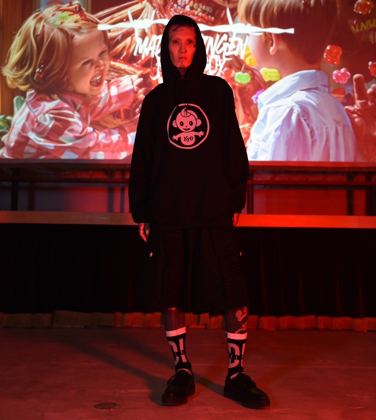 KYO TOYS LOGO HOODIE Black | GALAXY BROAD SHOP
