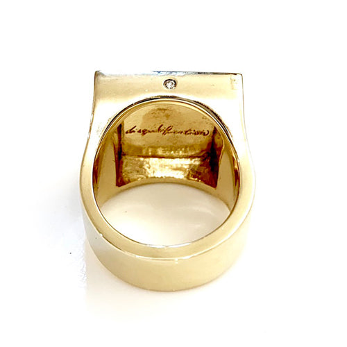 ENGRAVED GOLD SQUARE RING with OLD DIAMOND [MADARANINGEN]