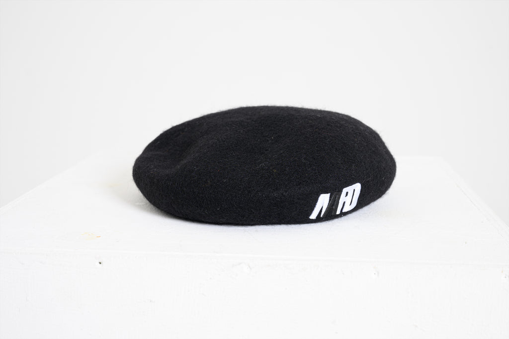 Embroidery Beret [Black]